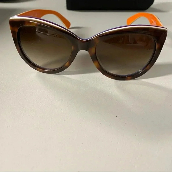 Dolce and gabana sunglasses - Picture 5 of 7